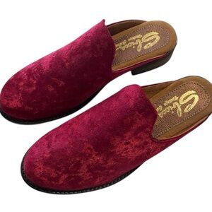 Sbicca Vintage Collection Velvet Red Slip Ons Women’s 8 NEW
